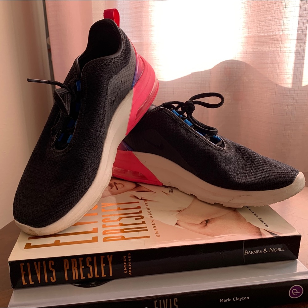 Women’s Nike Air Max Motion 2 Sneakers